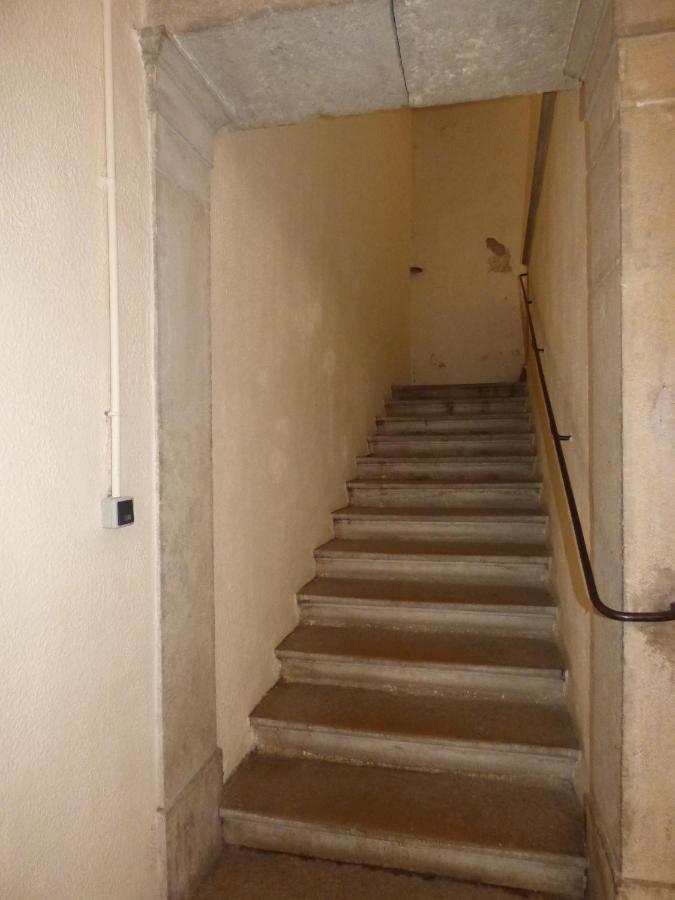 Le Saint Jean Apartment Crémieu Екстериор снимка
